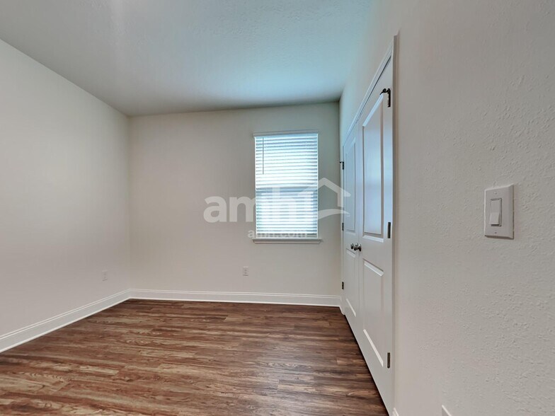 Building Photo - 359 Onate Cir