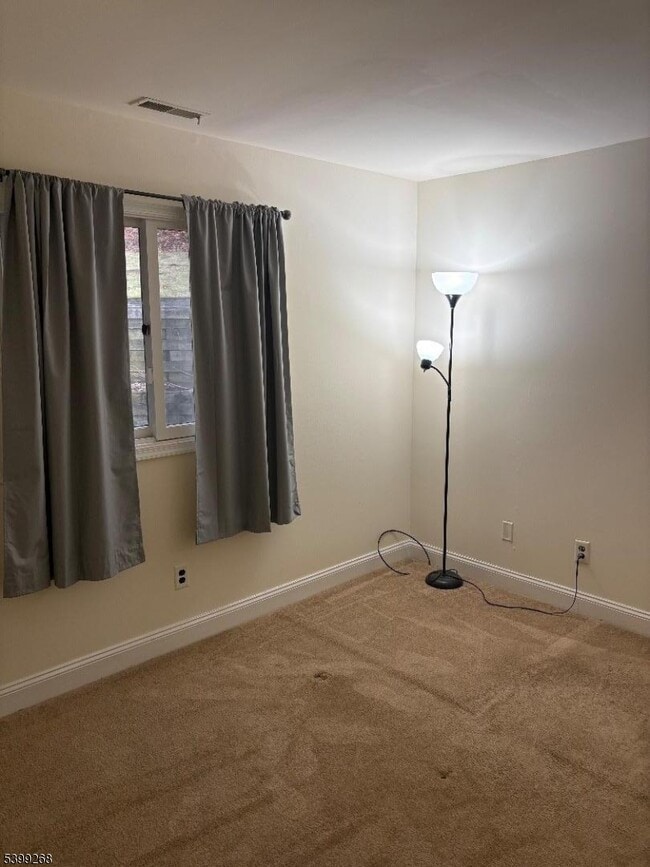 Building Photo - 7 Deer Valley Ln