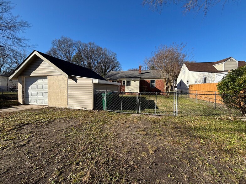 Building Photo - 321 Jefferson Ave