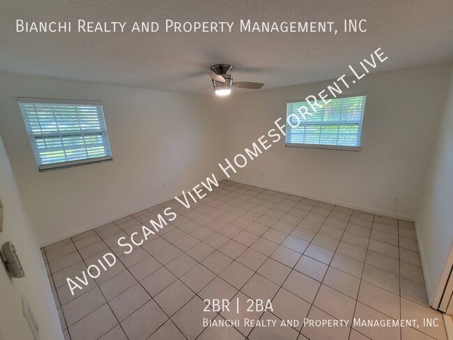 Building Photo - 501 Lake Palms Dr