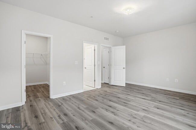 Building Photo - 14325 Potomac Heights Ln