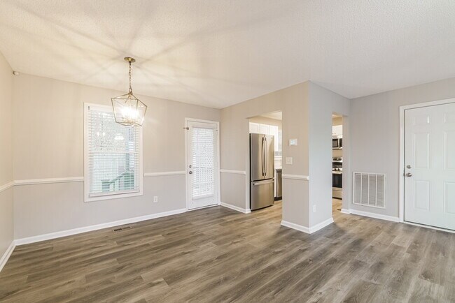 Building Photo - 412 Ivy Crest Dr