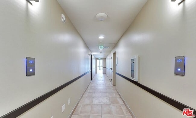 Building Photo - 1070 S Bedford St