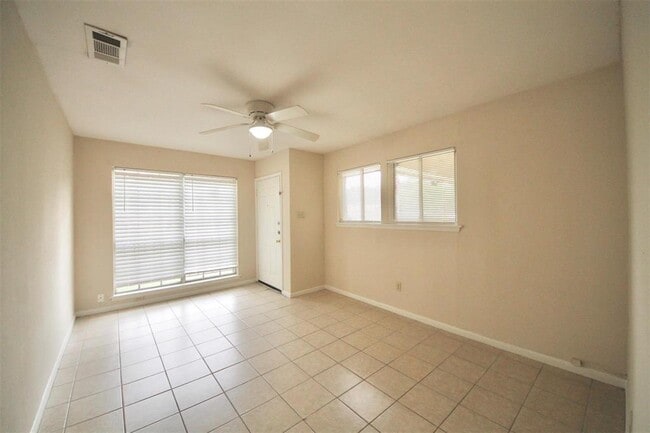 Building Photo - 5800 Eureka Dr