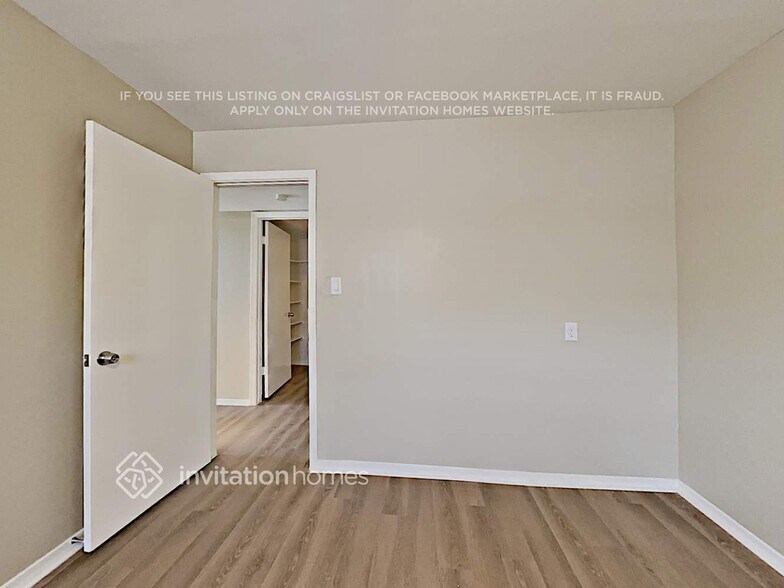 Building Photo - 3729 W Villa Maria Dr