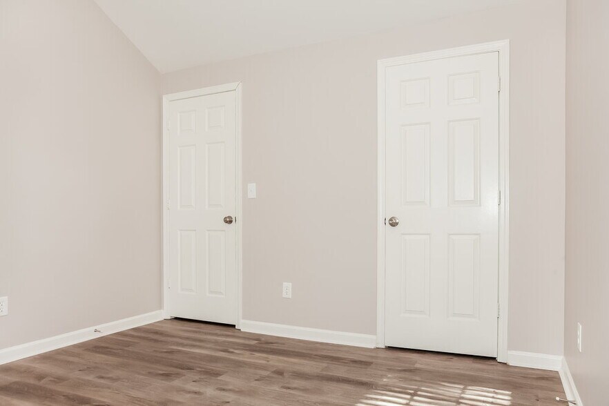 Building Photo - 532 Moss Stream Ln