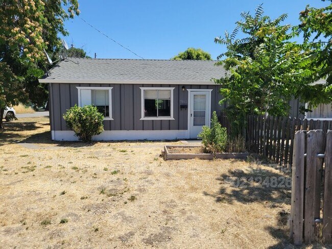 Building Photo - 7701 Molinos Ave