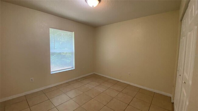 Building Photo - 523 Silver Way Dr