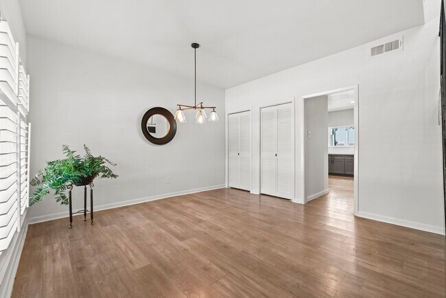 Building Photo - 1115 Augusta Dr