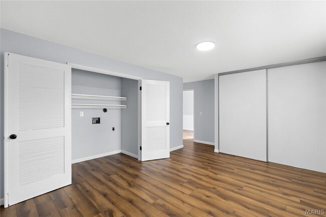 Building Photo - 606 Rue Montand Dr