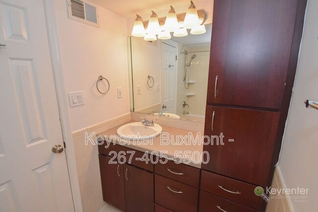 Building Photo - 1401 Kathleen Ct