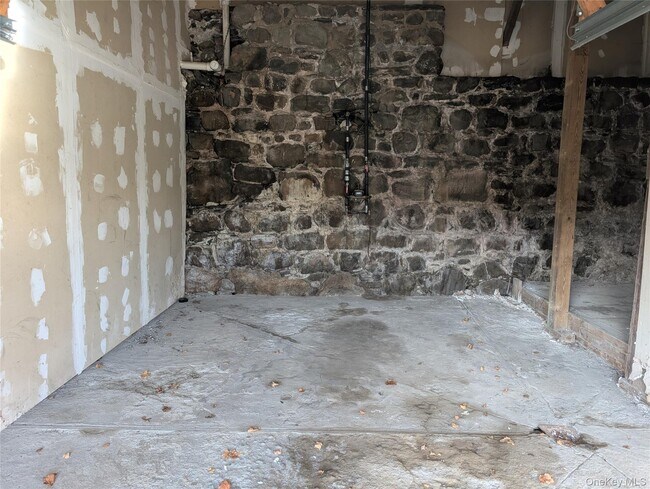 Building Photo - 12 Railroad Ave