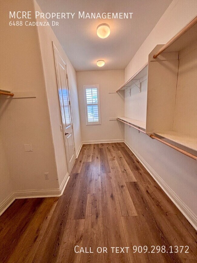Building Photo - 6488 Cadenza Dr