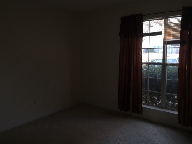 Building Photo - 818 Bentley Dr
