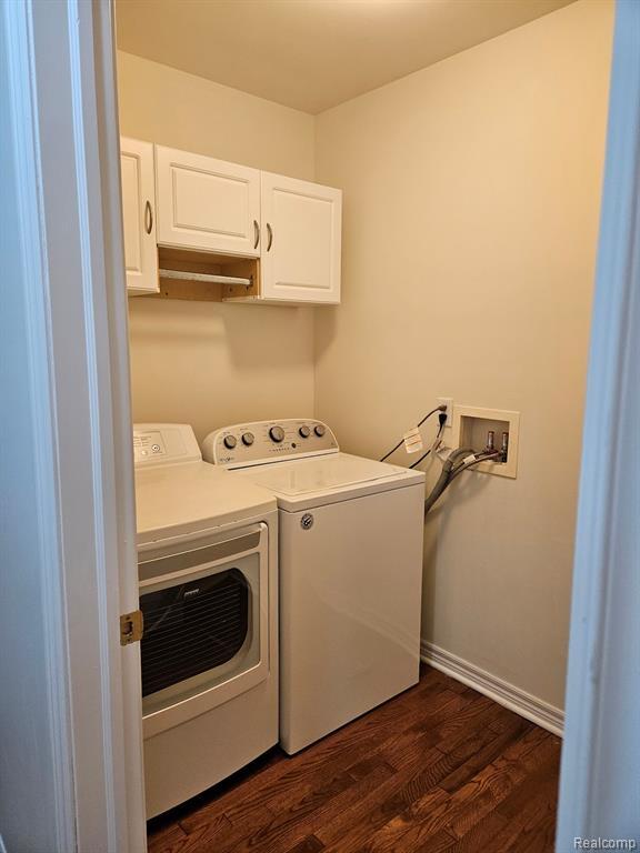 Building Photo - 264 Village Way S