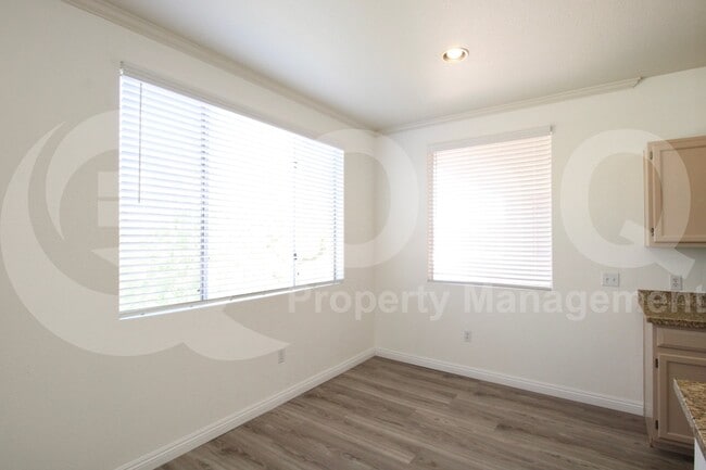 Building Photo - 16013 S Desert Foothills Pkwy