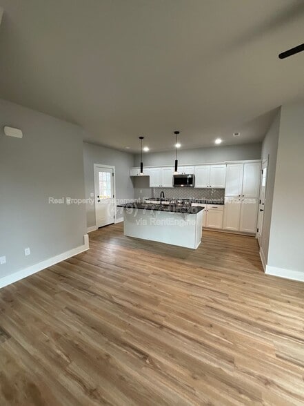 Building Photo - 1042 S Laramie Hts