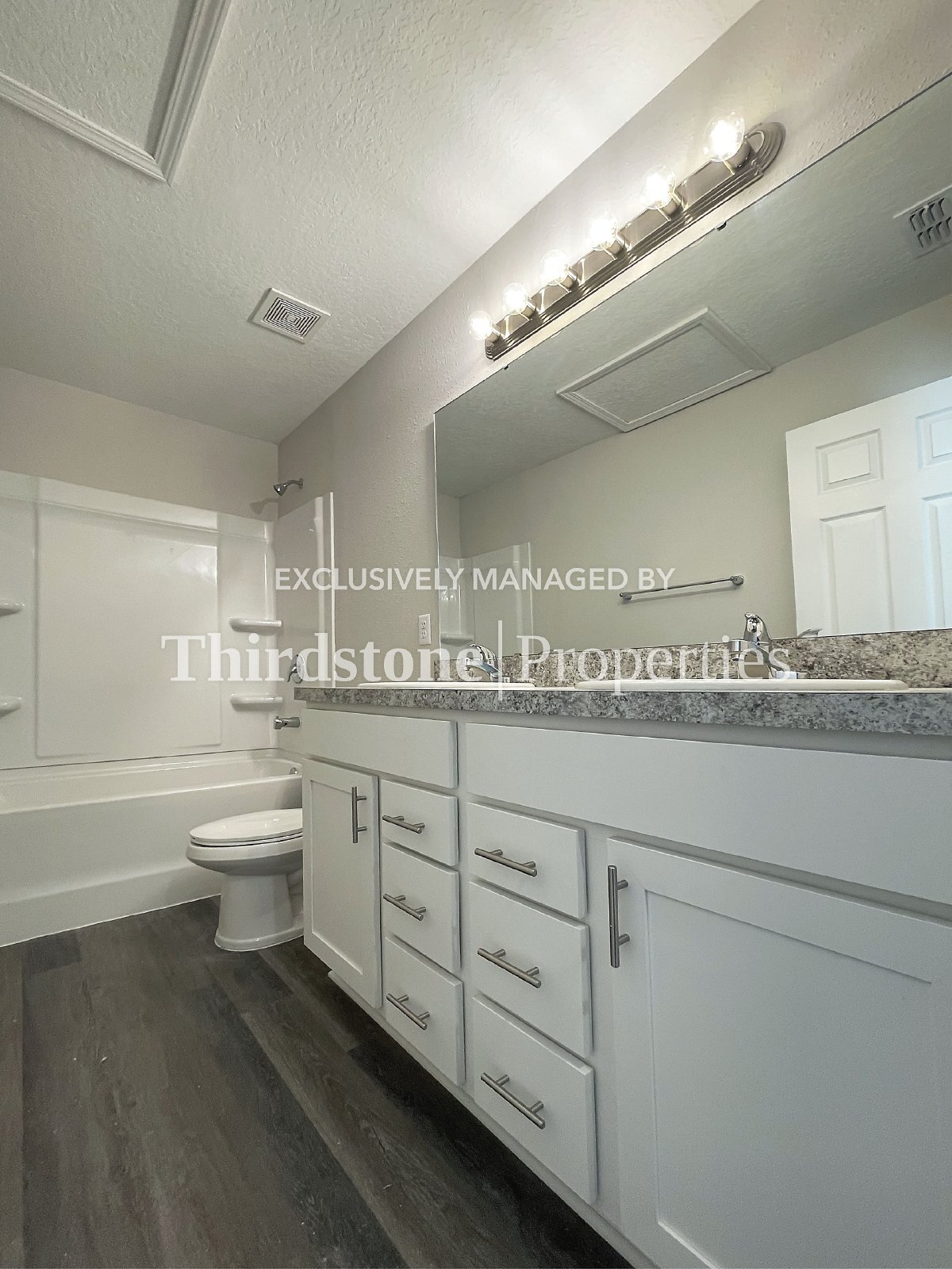 Building Photo - 1309 Pangola Dr