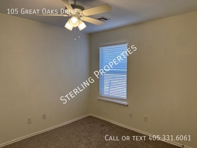 Building Photo - 105 Great Oaks Dr