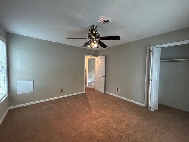Building Photo - Charming 2BR Condo – Move-In Ready!