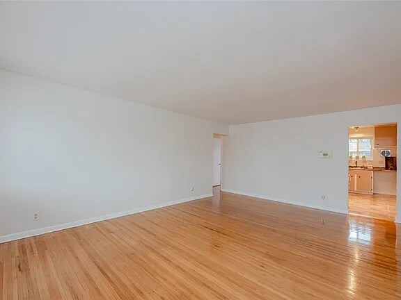 Building Photo - 2456 East Ave