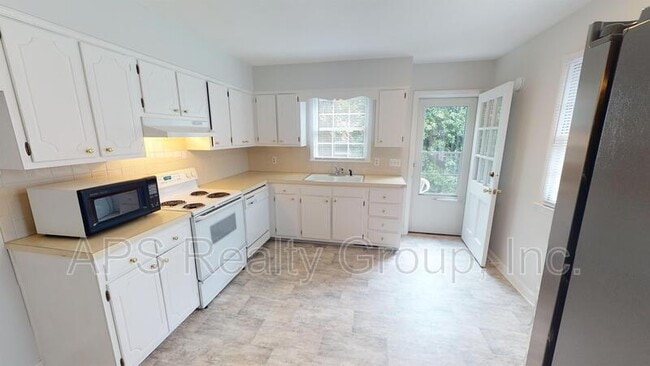 Building Photo - 2173 New Castle Dr