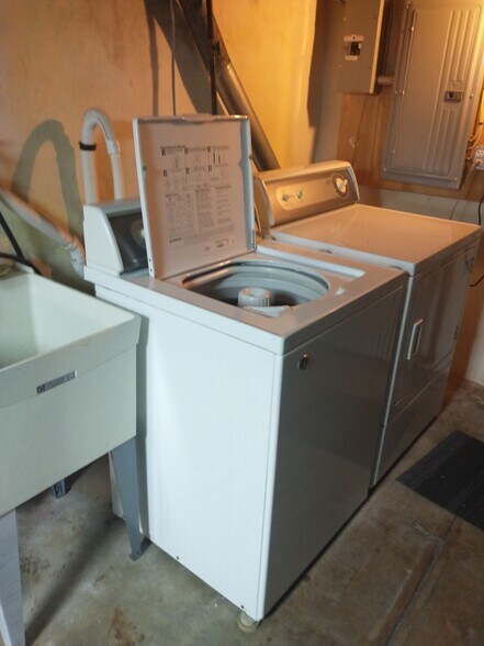 Building Photo - 2223 S Garnet St