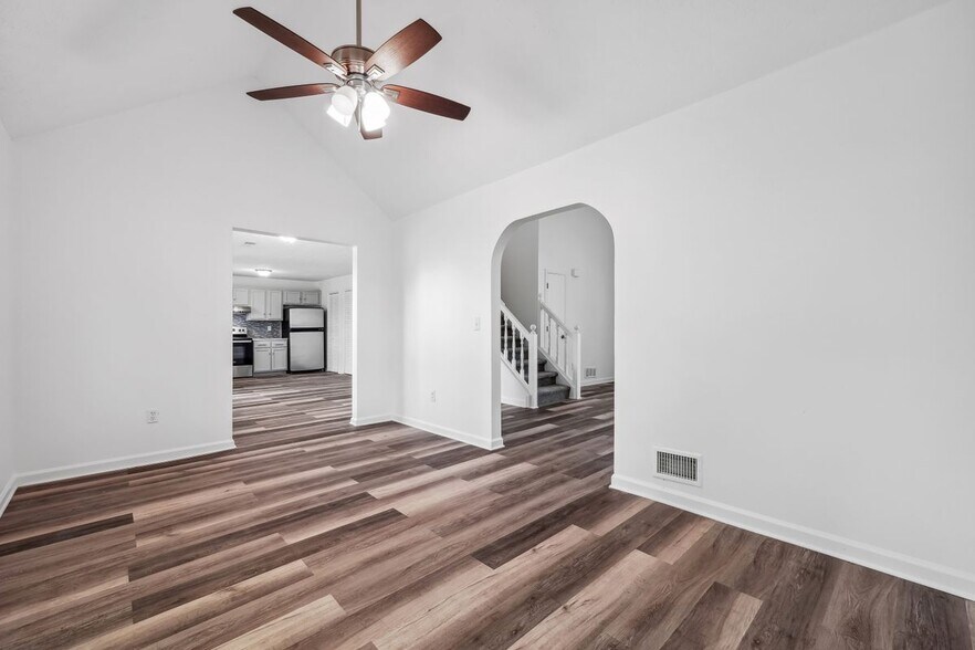 Building Photo - 3758 Westchase Dr