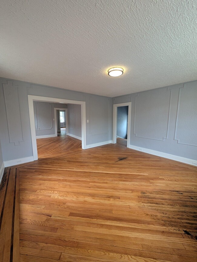 Building Photo - 506 N 13th St