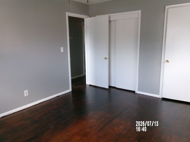Building Photo - Spacious home with lots of personality located in Lawton Heights