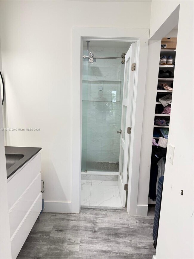 Building Photo - 1271 SW 124th Ct