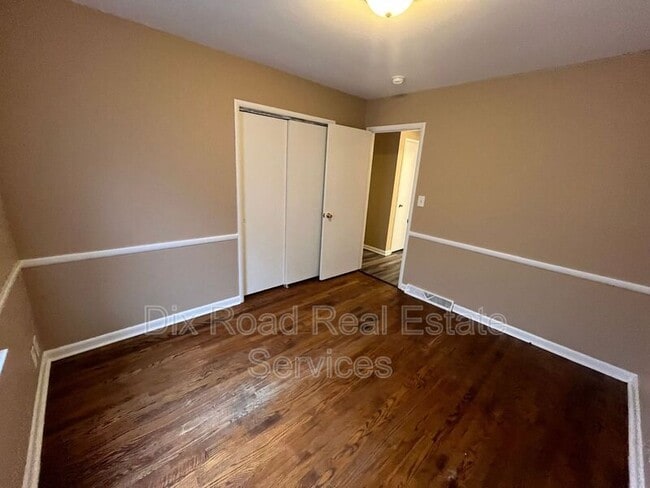 Building Photo - 601 Wilshire Dr