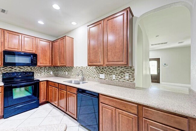 Building Photo - 500 Tyree Rd