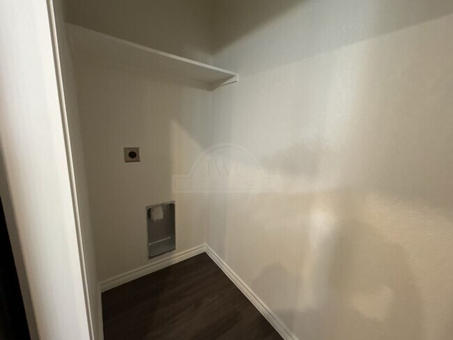 Building Photo - 5110 Rose Gdn Lp