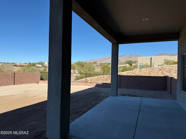 Building Photo - 5981 East Calle Agua Verde