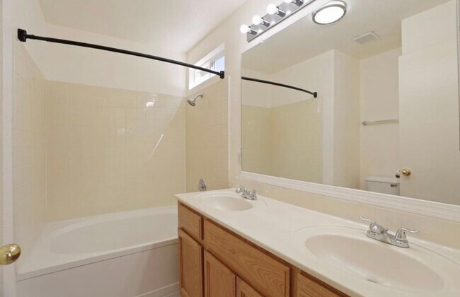 Building Photo - 5451 Governor Cir
