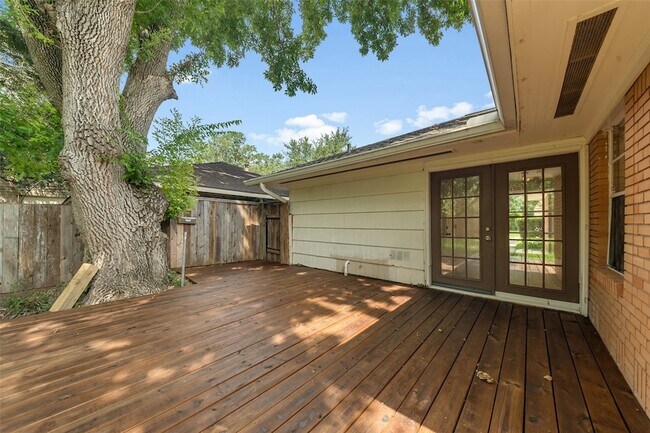 Building Photo - 4045 Woodfox St