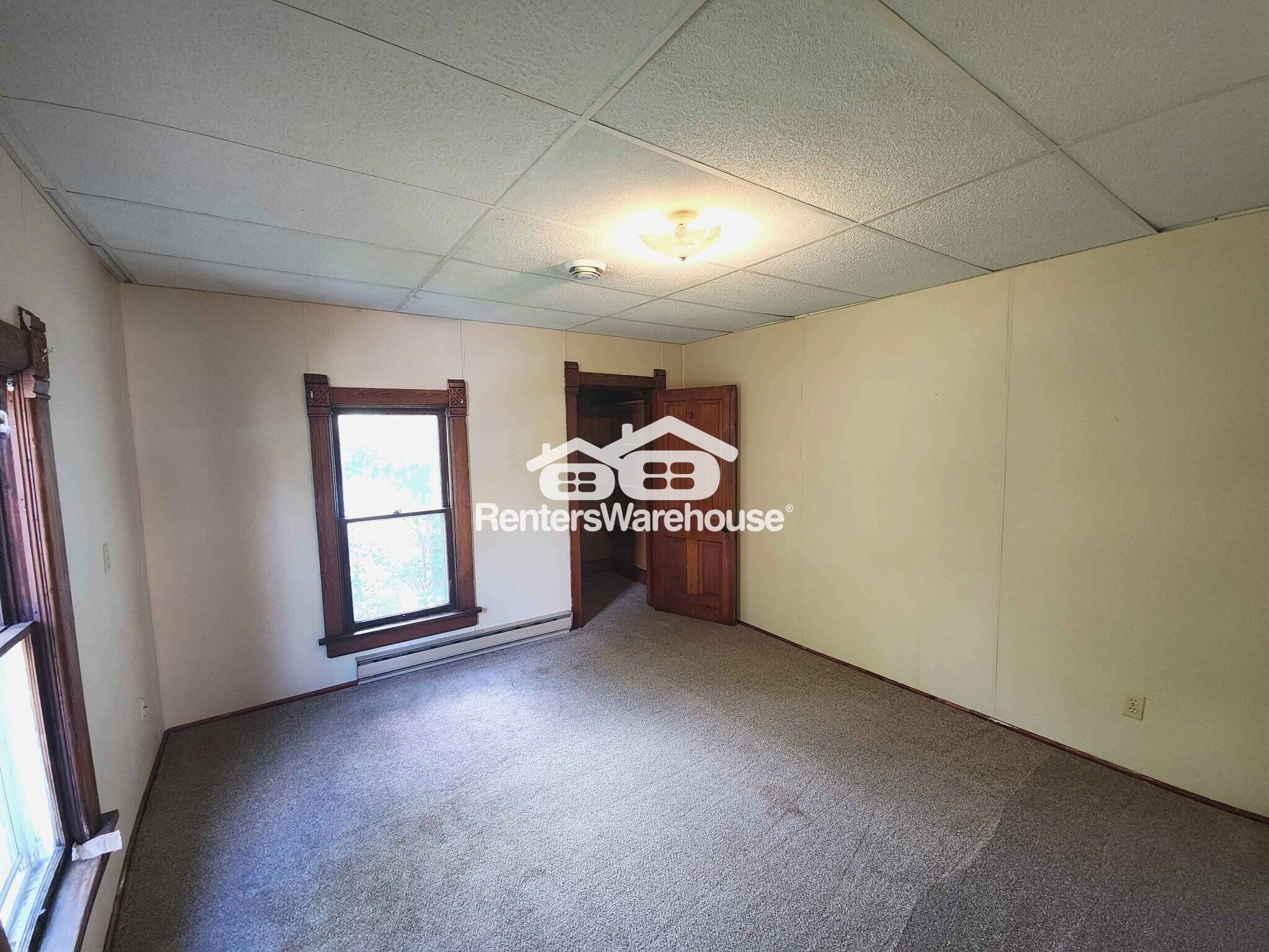 Building Photo - 260 S Plum St