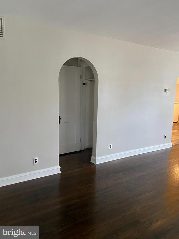 Building Photo - 258 Birch St