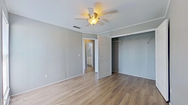 Building Photo - 330 6th Ave N