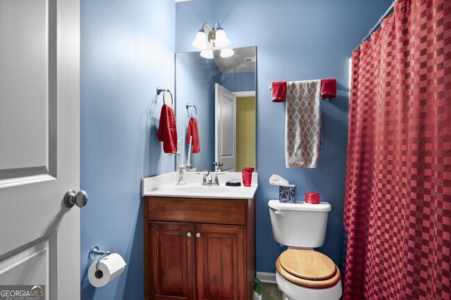 Building Photo - 423 Royal Cres Ln E