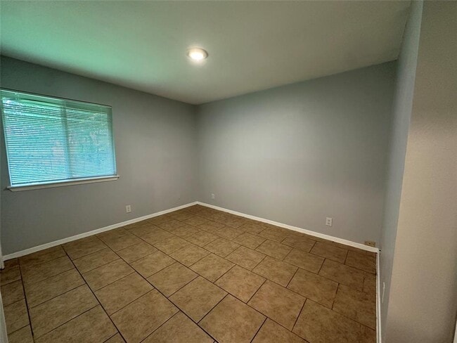 Building Photo - 10606 Topperwein Dr