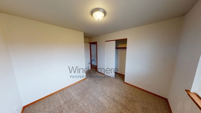 Building Photo - Maria167-2