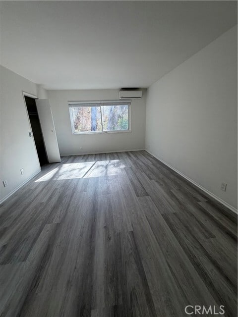 Building Photo - 2866 Treeview Pl