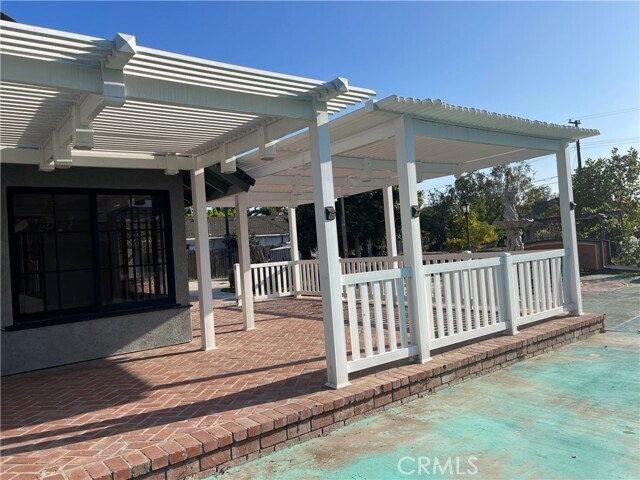 Building Photo - 11801 Loara St