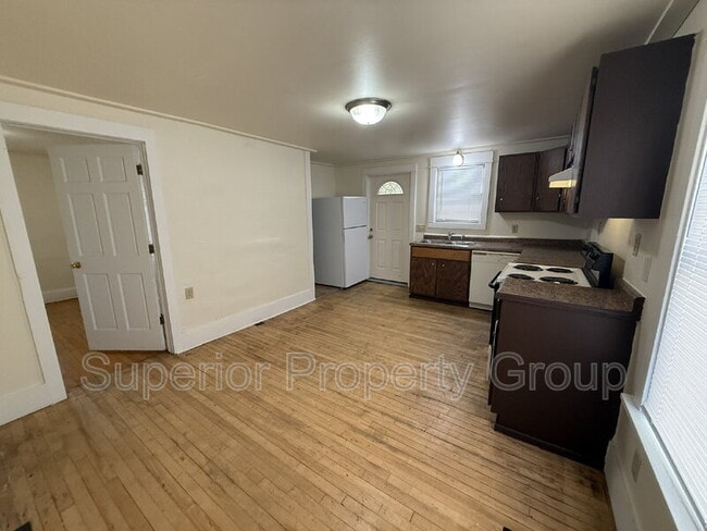 Building Photo - 18 N Fair Oaks Ave