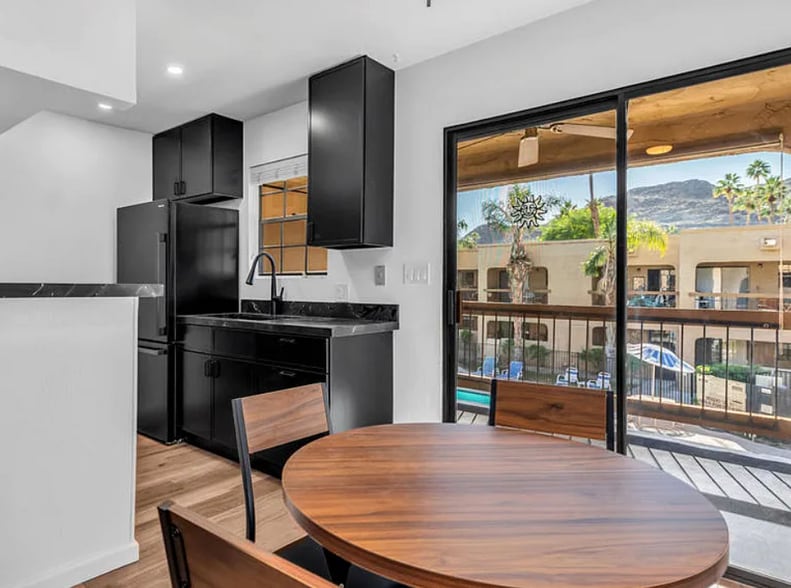 Kitchen - 5300 E Waverly Dr