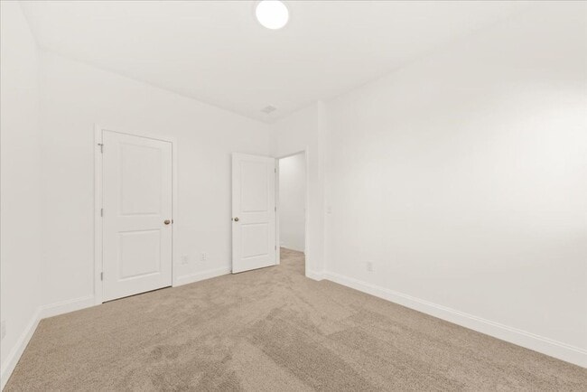 Building Photo - BRAND NEW TOWNHOUSE!!