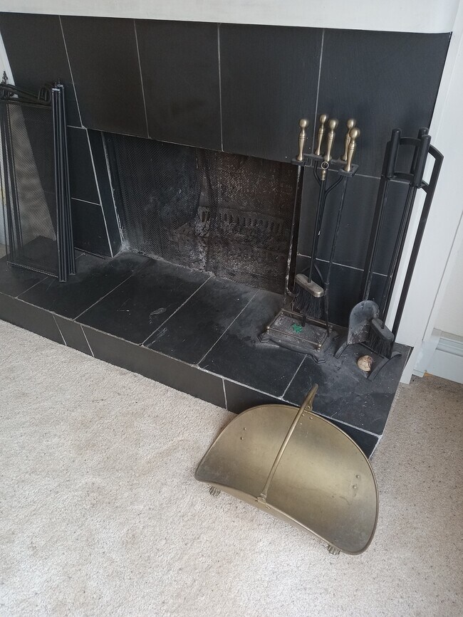 Building Photo - 1300 W 7th Ave