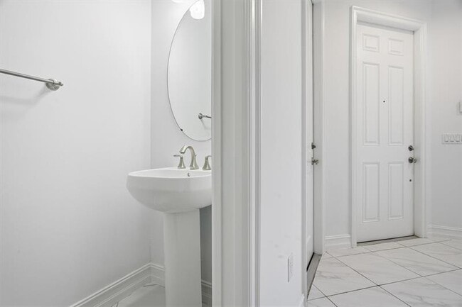 Building Photo - 13023 Riverwalk Cir S